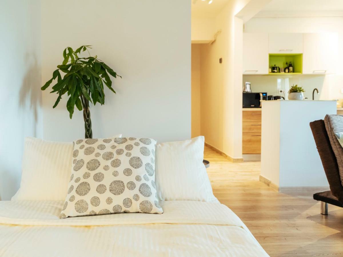 Bright And Spacious Central Apartment- Piata Amzei Bukarest Exteriör bild