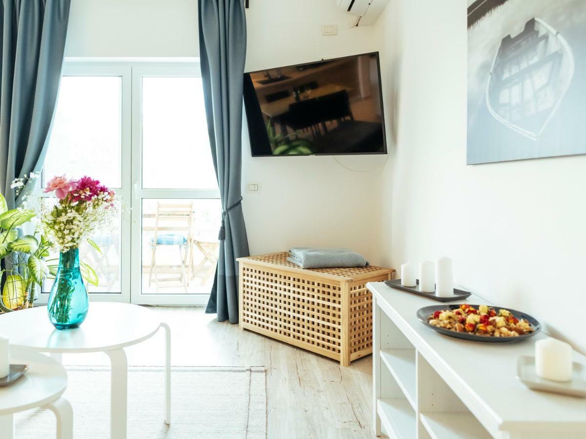 Bright And Spacious Central Apartment- Piata Amzei Bukarest Exteriör bild