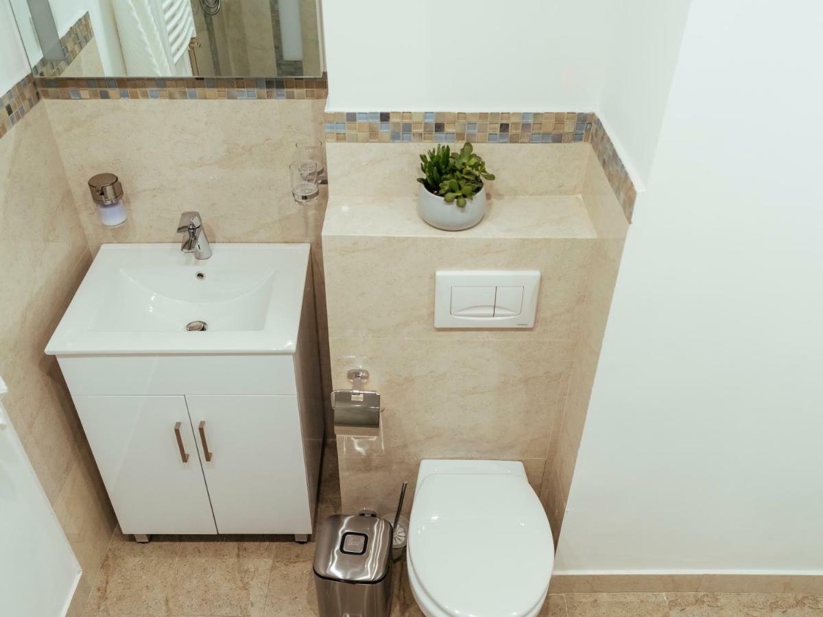 Bright And Spacious Central Apartment- Piata Amzei Bukarest Exteriör bild